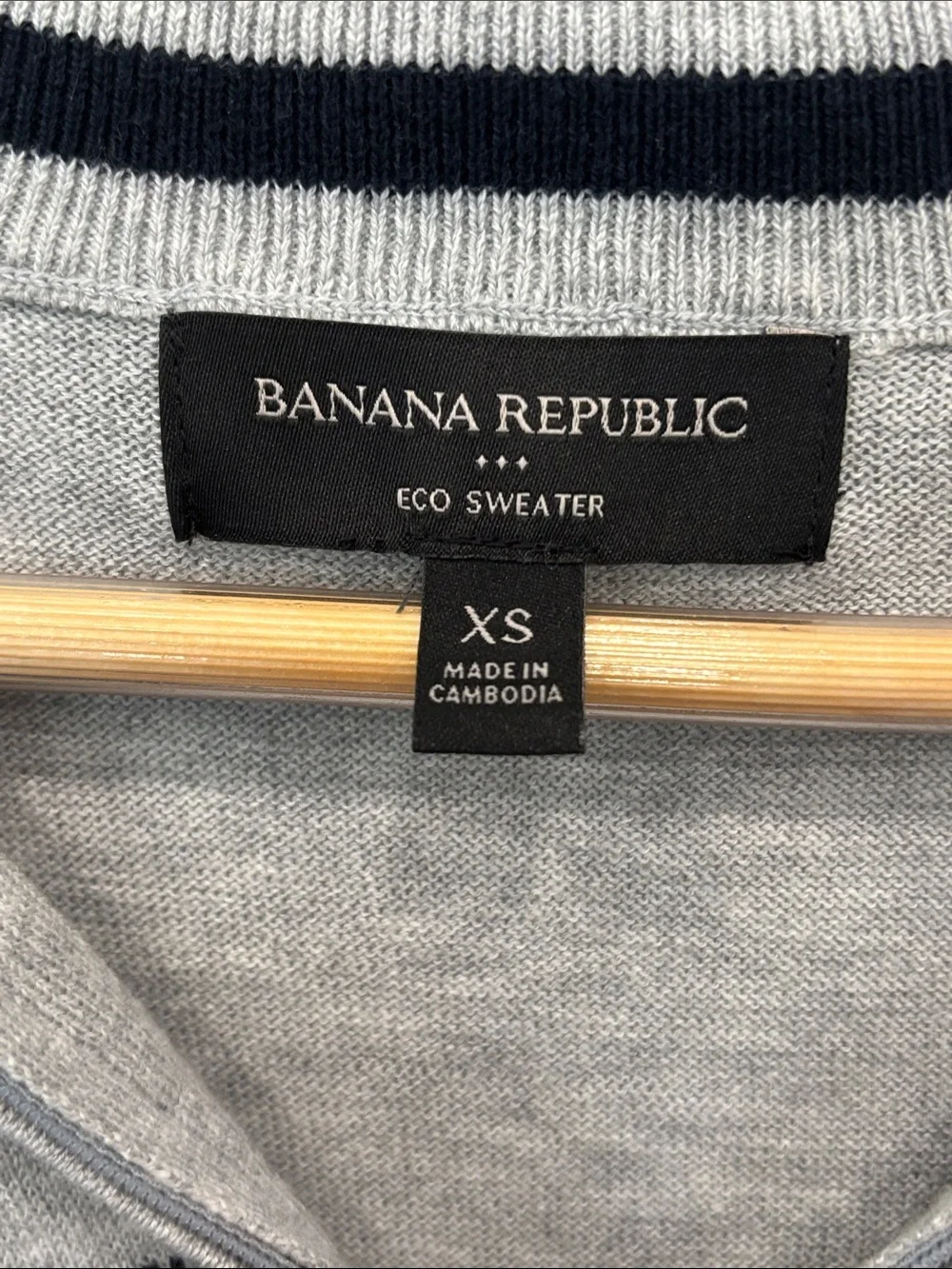 Banana Republic Men's XS Cotton Blend Gray Quarter-Zip Sweater Black Chest Band